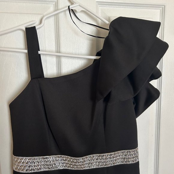 R&M Richards Black Evening Gown with Shoulder Bow, Macy's Size 6 - Picture 2 of 5